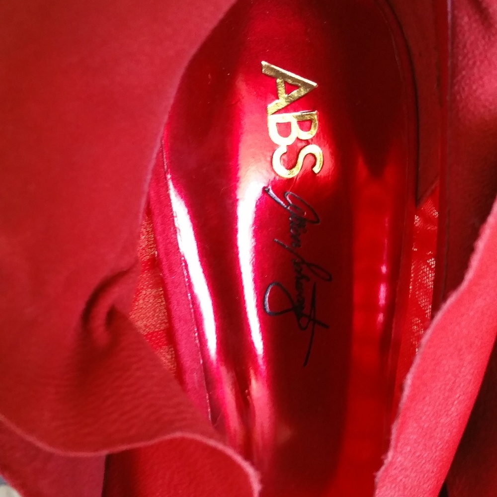 Soft Leather & Satin Shoes NWOT ππ LOOK ππ the color is the perfect Red β€οΈ - Picture 7 of 8